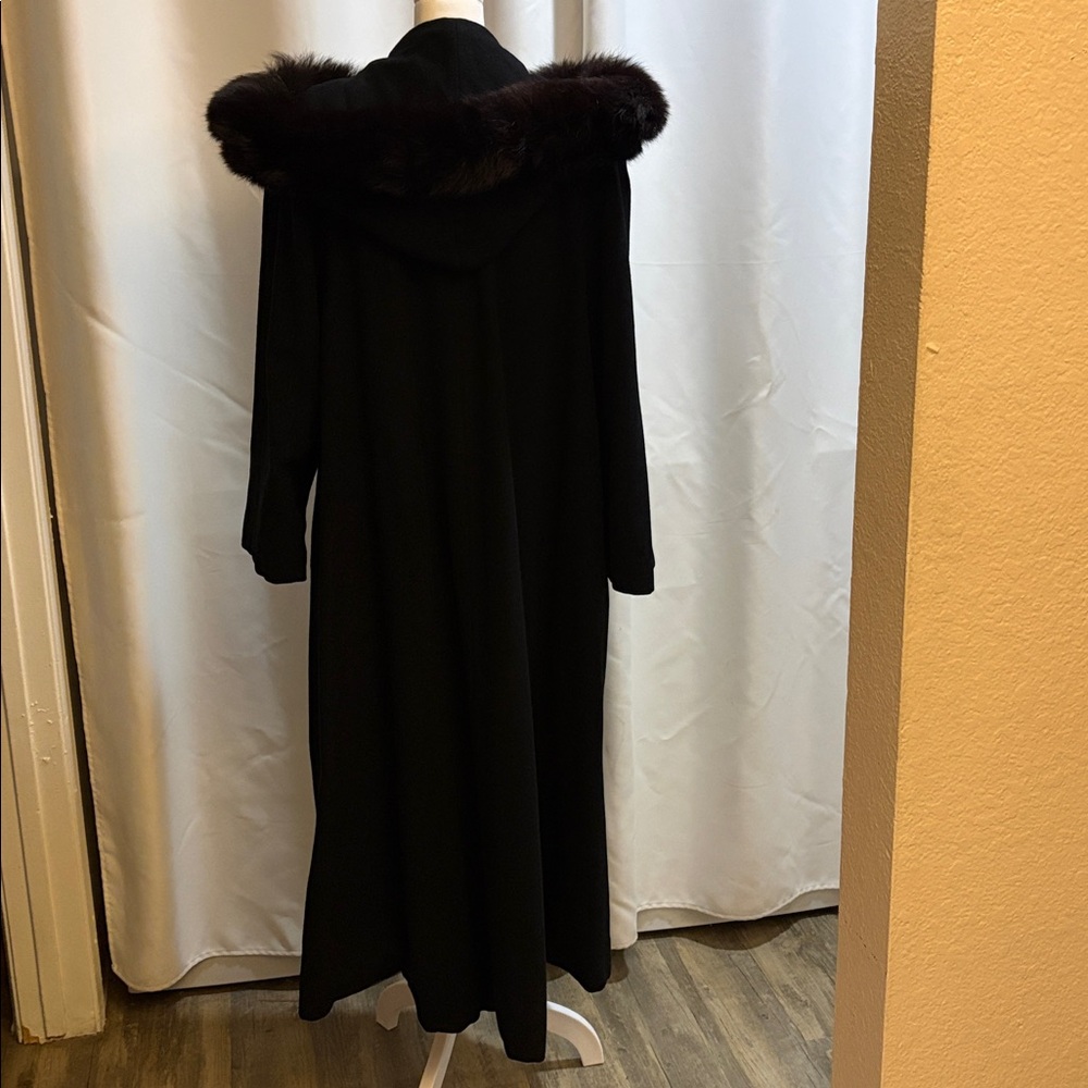 Winter Wool Swing style Coat 
Elegant Black Coat with Fur Collar draped Hood.